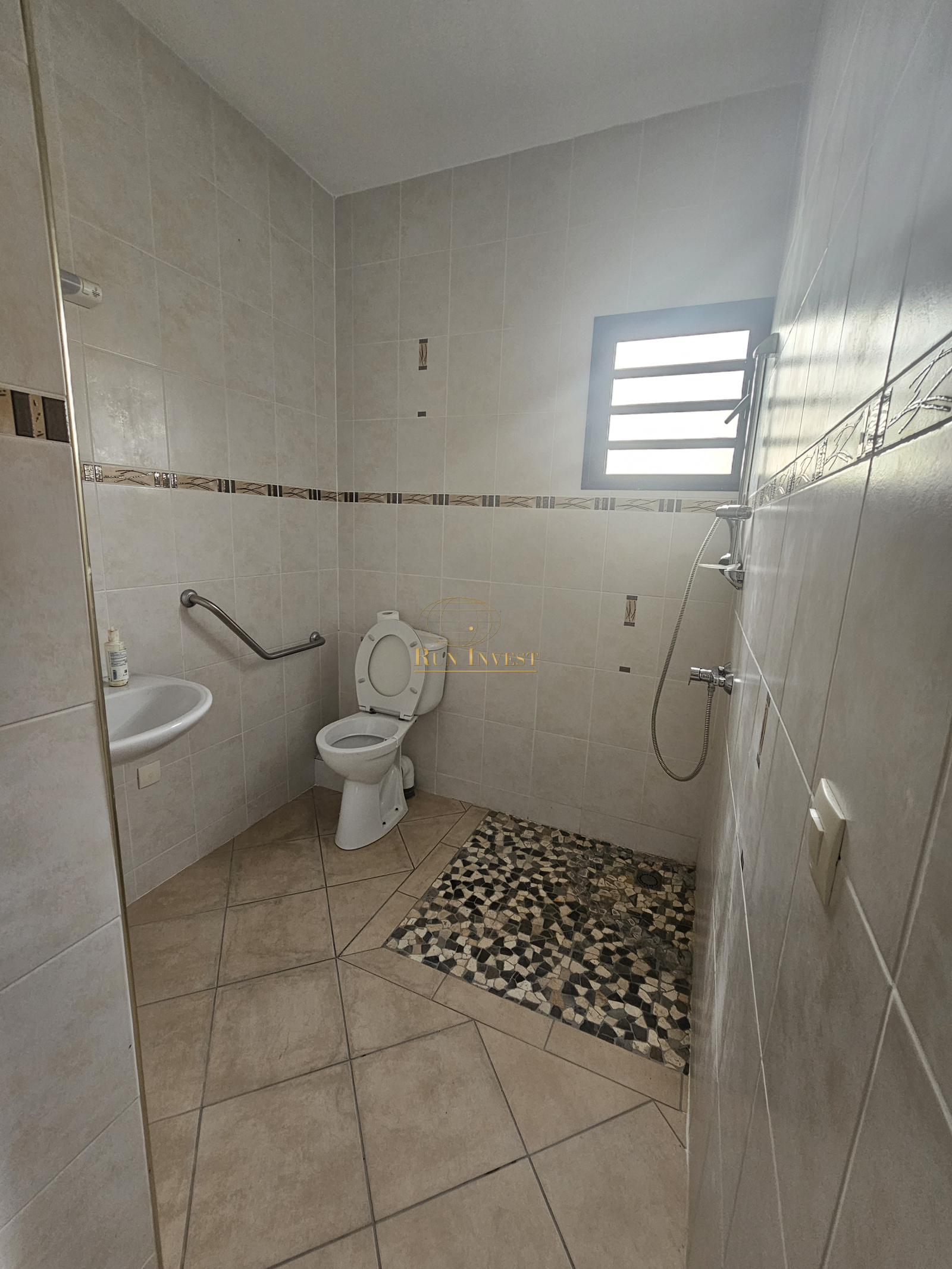 Image_2, Local professionnel, Saint-André, ref :4285