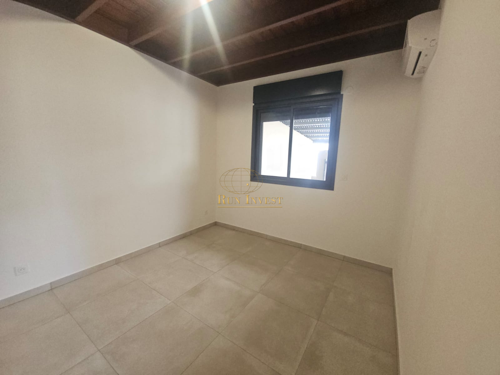 Image_6, Maison, Sainte-Suzanne, ref :4430B